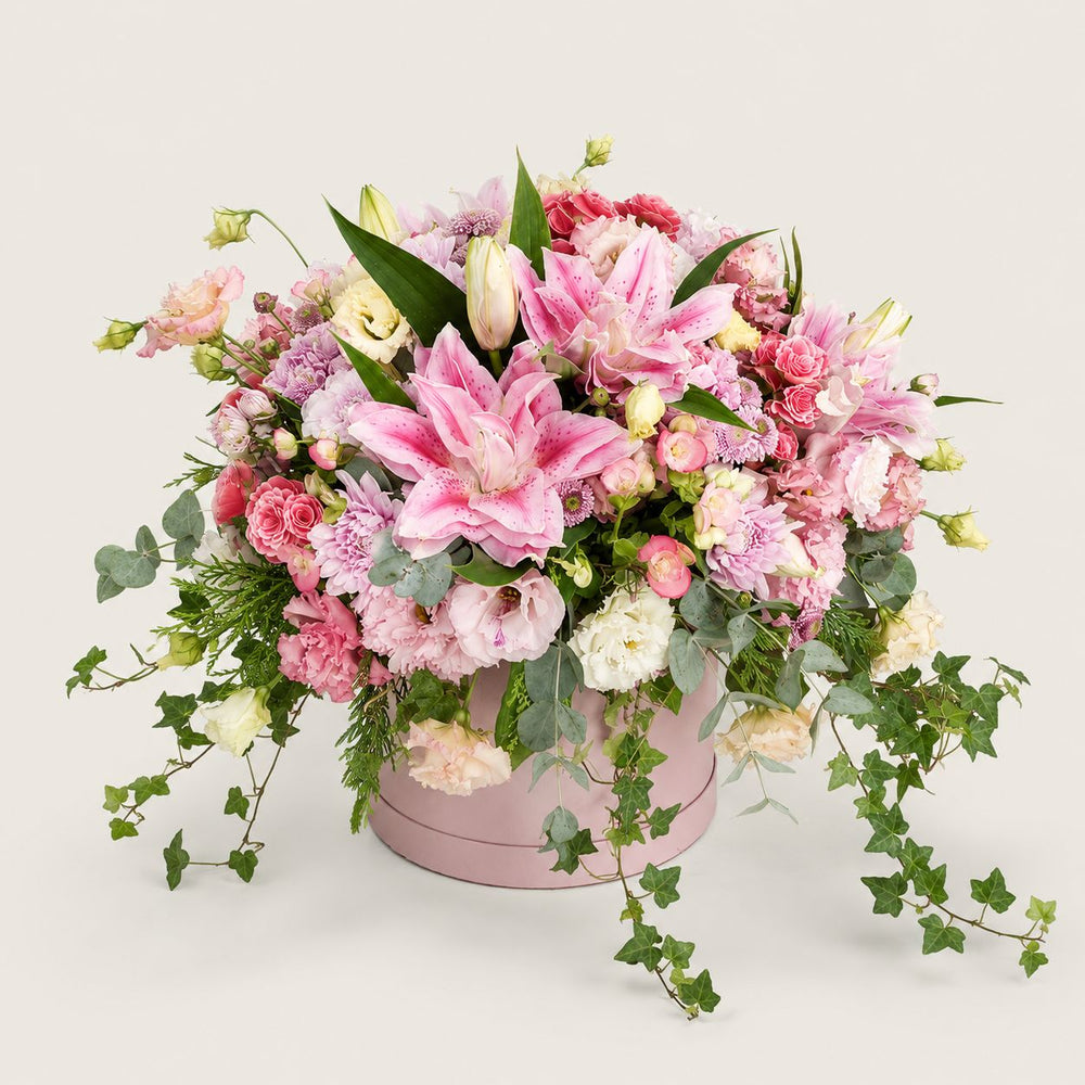 Pembe Kutuda Lilyum ve Lisyantus Aranjmanı